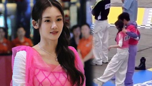 苗苗跳舞视频,翩翩起舞展风采